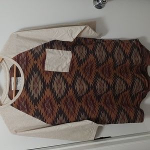 Men's size L 3/4 tee